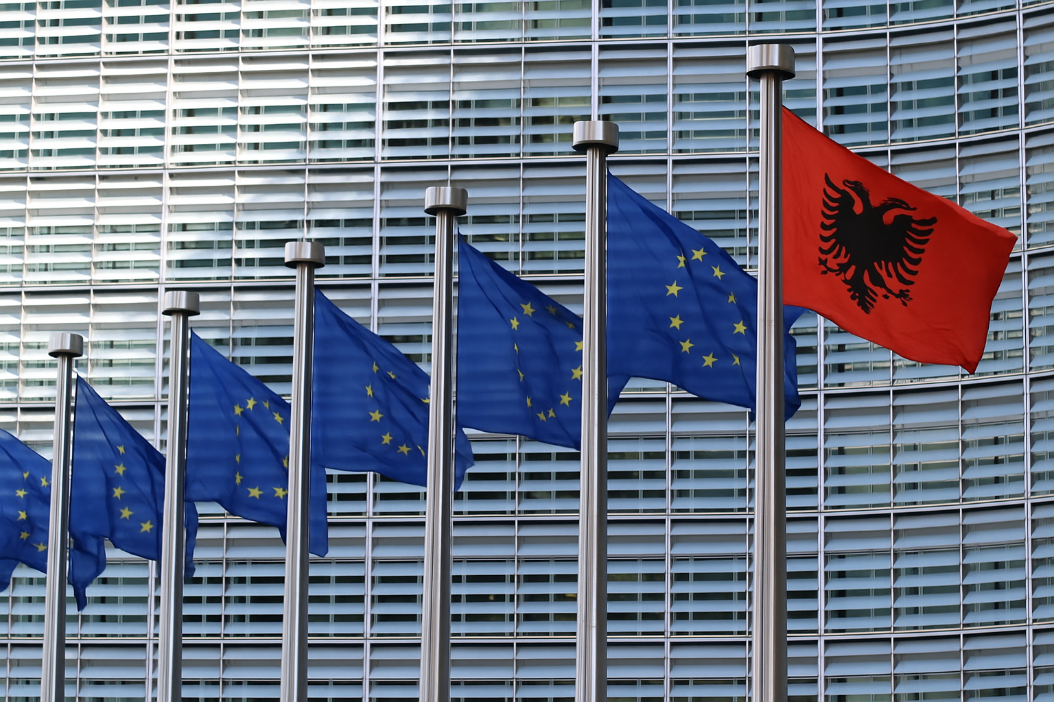 Shqipëria miraton strategjinë 2025–2030 për modernizimin e sistemeve doganore