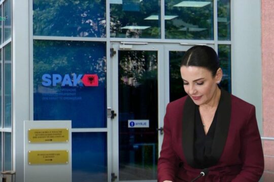 Apeli lë në fuqi ndalimin e daljes jashtë vendit për Belinda Ballukun