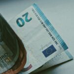 Euro bie në rekord të ri historik pavarësisht ndërhyrjeve të BSH