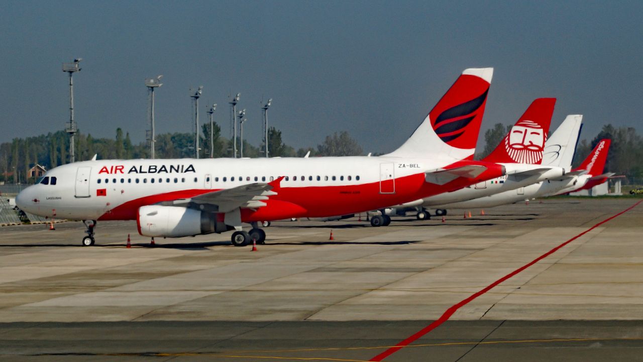 Air Albania pezullon fluturimet: AAC i heq licencën pa afat