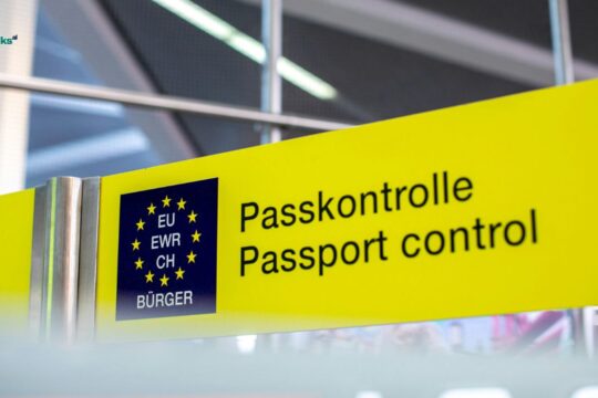 Rikthehen më shumë emigrantë por rritet dëshira për t’u larguar sërish