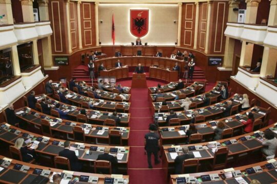 Papërgjegjshmëria institucionale dhe çmimi që paguajnë taksapaguesit