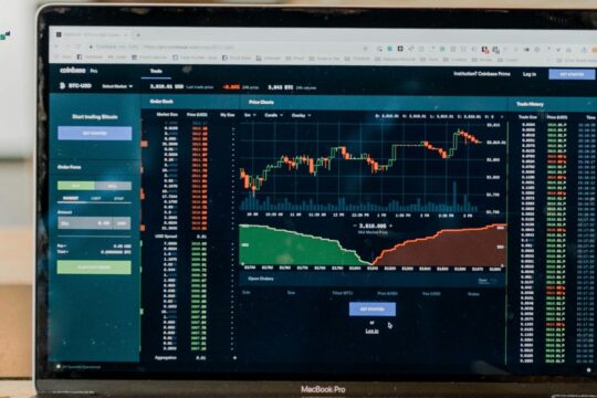 Yield-i i bonove 12-mujore zbret në 2.4%