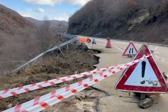 Bllokimi në juglindje prek 1.2 miliardë euro tregti me Greqinë dhe Maqedoninë e Veriut