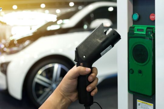 Raporti i OKB-së: E-mobiliteti kërkon qartësi rregullatore dhe koordinim institucional