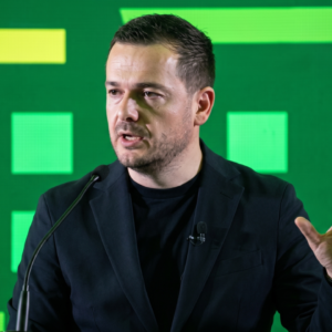 Qeveria prezanton “YLLI”-n, asistentin e parë virtual me Inteligjencë Artificiale për fermerët shqiptarë