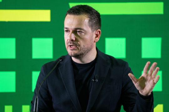 Qeveria prezanton “YLLI”-n, asistentin e parë virtual me Inteligjencë Artificiale për fermerët shqiptarë